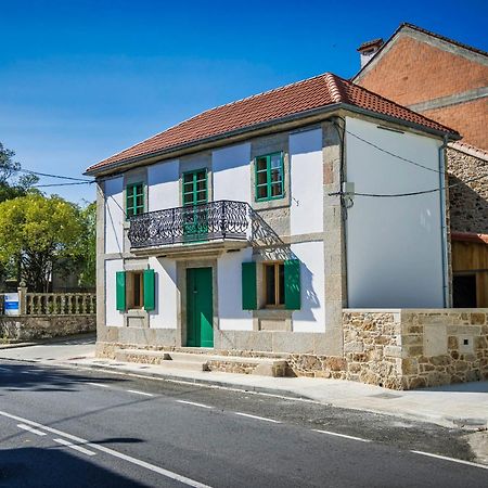 A De Lucia Hotel Quintáns Екстериор снимка