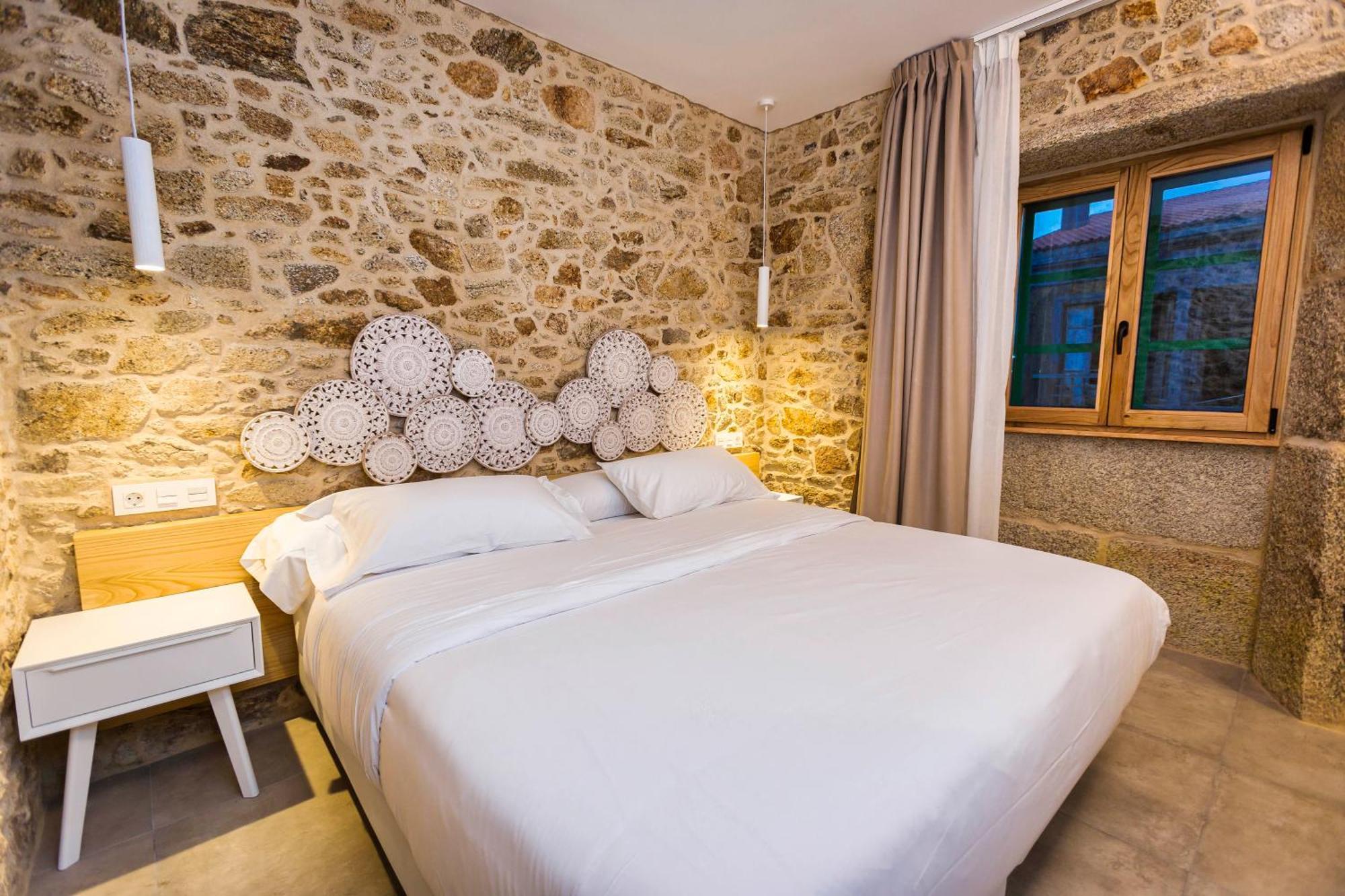 A De Lucia Hotel Quintáns Екстериор снимка