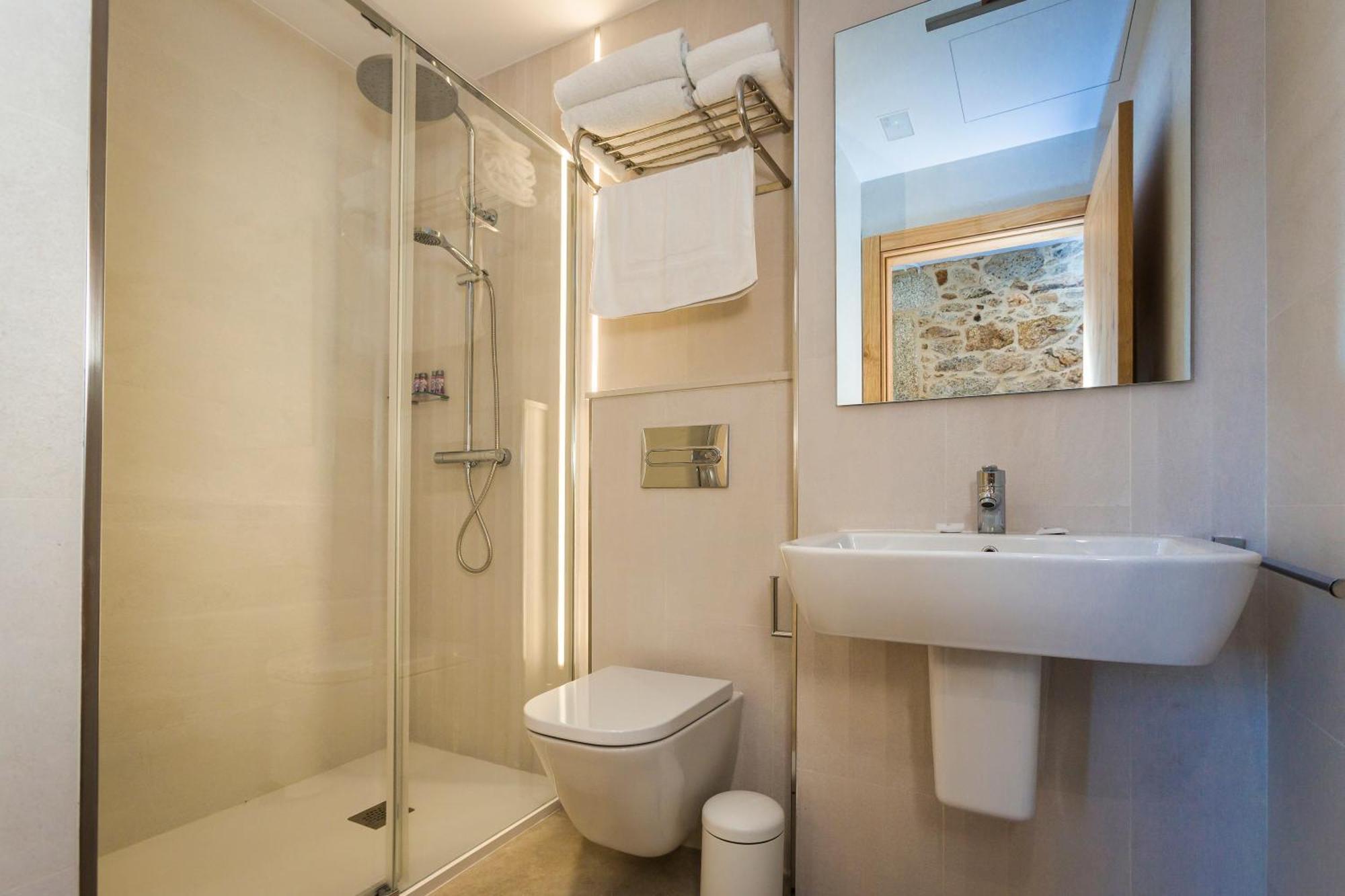 A De Lucia Hotel Quintáns Екстериор снимка